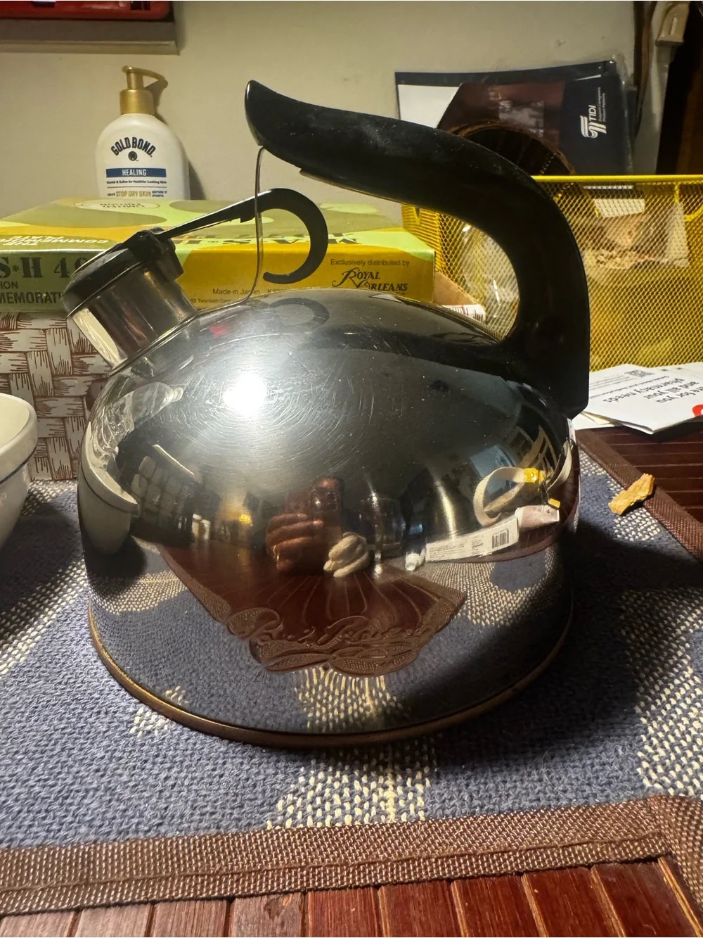 Stainless Steel Whistling Tea Kettle with Black Handle